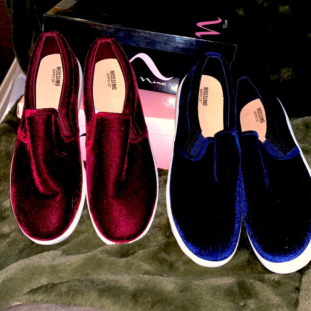 Mossimo (Target) bundle. 2 "Vans" style flats. Navy & Wine flats.